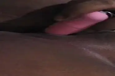 Dokumentasi Tante Cantik Live Bersantai Kasur Vibrator