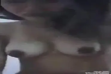 Gadis Cantik Pasrah Goyang Kasur Desah Nikmat